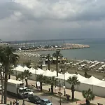 Alex 33
